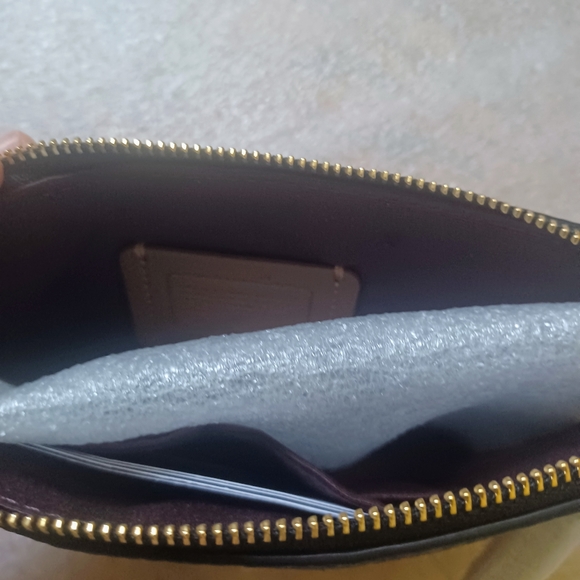 SOLD - Coach X Jean Michel Basquiat Corner Zip Wristlet -NWOT - Price Firm - Picture 7 of 11